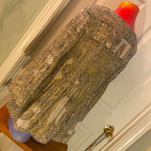 FLORAL & IVY Paisley Cream and Brown Relaxed Top - Picture 7 of 14